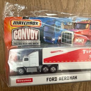 Matchbox Convoy Ford Aeromax Toy Truck - Red and White